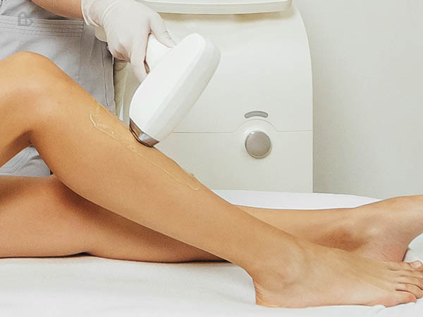 Diode laser hair reduction treatment targeting hair follicles safely